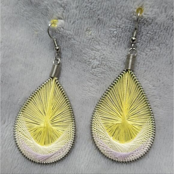Yellow/lavendar string earrings - Picture 1 of 3